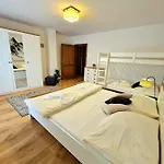 Kúria na Táloch - Penzión&Apartmány Üdülőközpont *