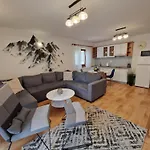 Chaty a apartmány Kúria na Táľoch, Tále - Chopok JUH Rezort *