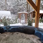 Kúria na Táloch - Penzión&Apartmány Üdülőközpont