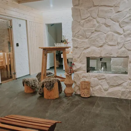 A Kuria Na Taloch, - Chopok Juh تالي